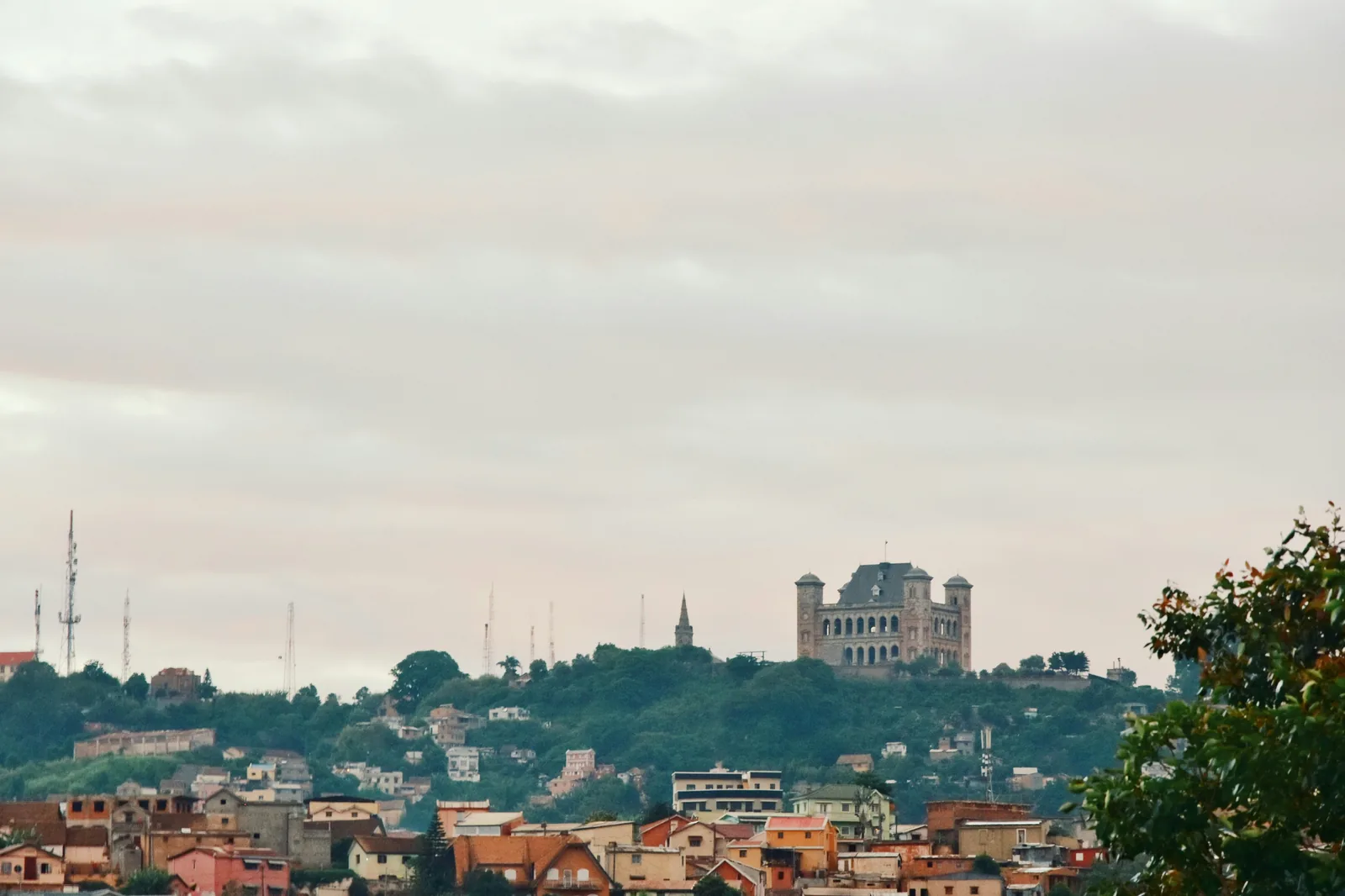 Madagaskar – červené skály Tsingy Rouge na severu